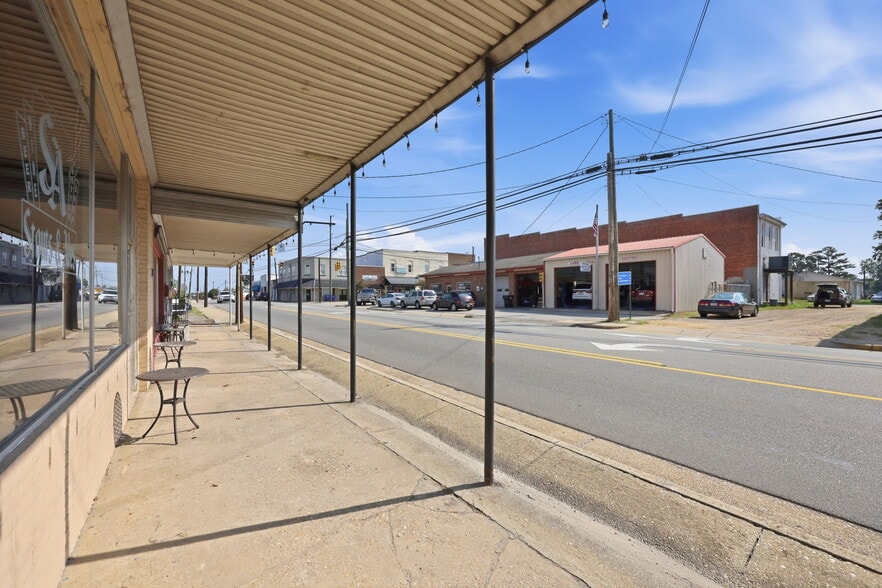 More Photos Of 30 S McKinley St, Coats Sports And Entertainment For Sale