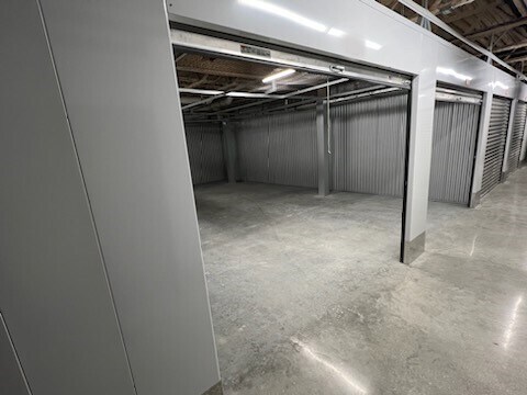 More Photos Of 650-660 NW 30th St, Miami Self Storage For Lease
