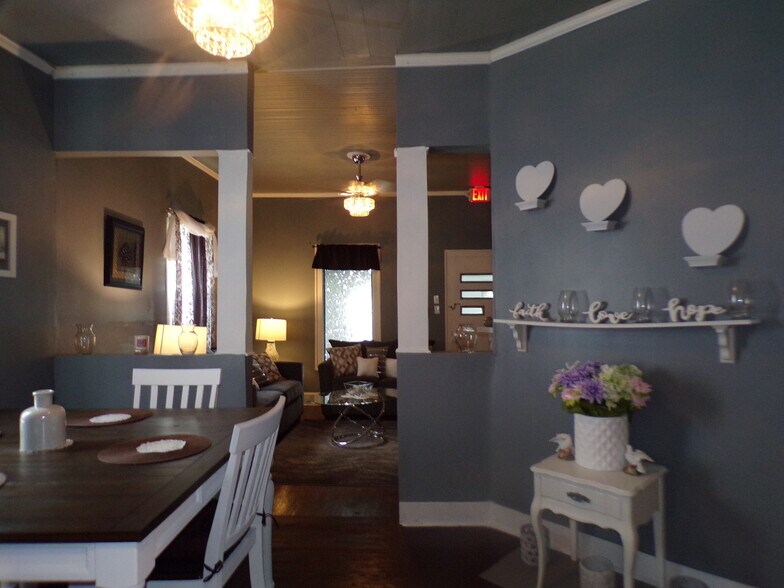 More Photos Of 450 S Oak St, Jackson Storefront Retail Office For Sale