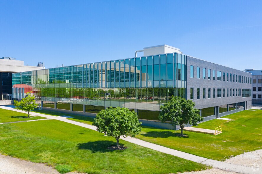 Primary Photo Of 8030 Lamon Ave, Skokie Office For Lease