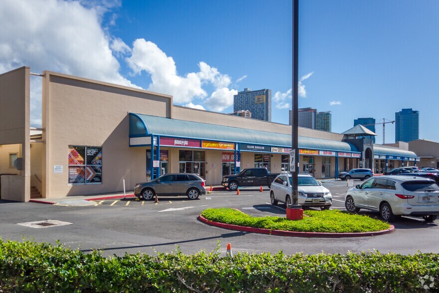 More Photos Of 670 Auahi St, Honolulu General Retail For Lease