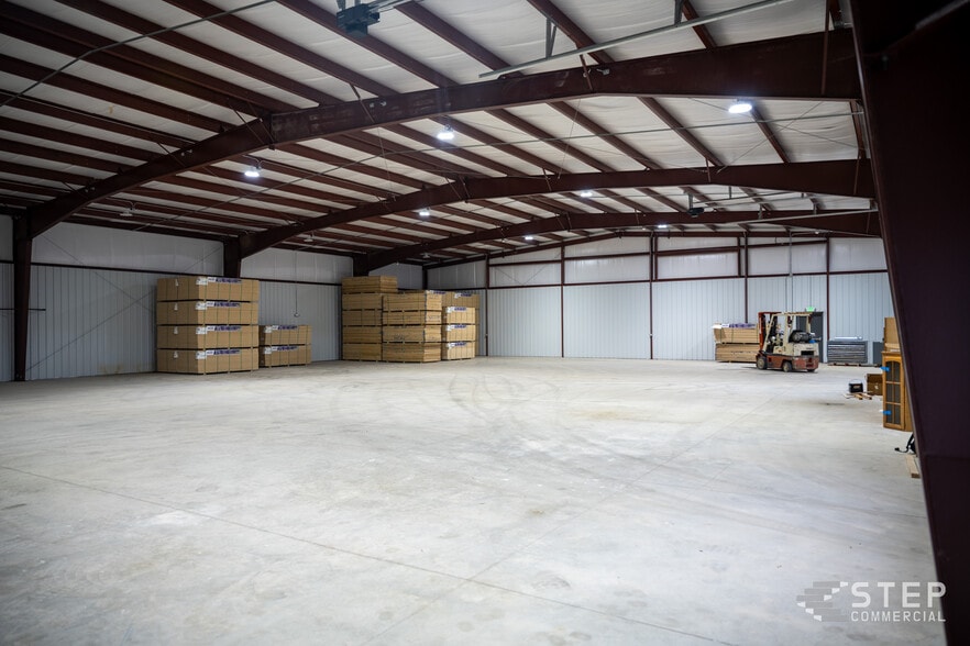 More Photos Of 1422 Cimarron Ct, Greeley Warehouse For Lease