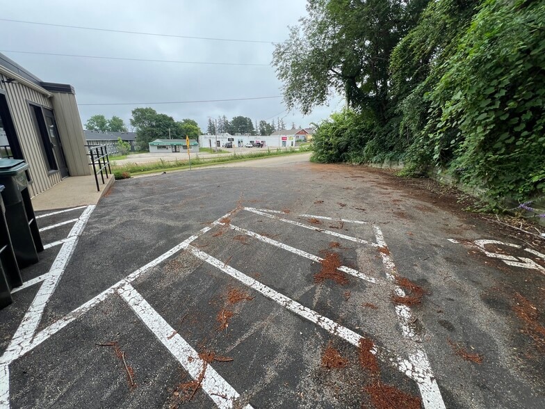 More Photos Of 2109 S Broadway, Rochester Office For Sale