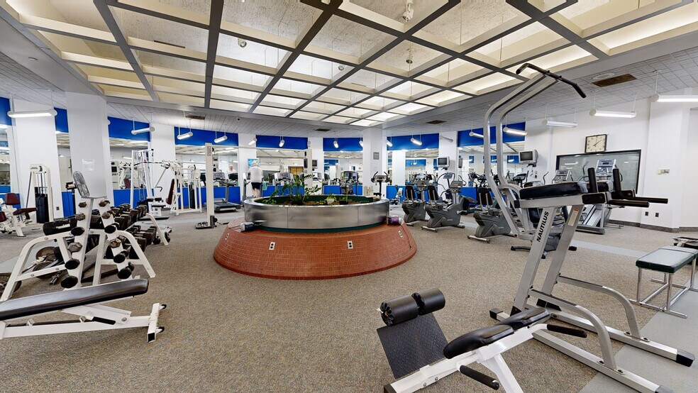 More Photos Of 15000 Conference Center Dr, Chantilly Office For Lease