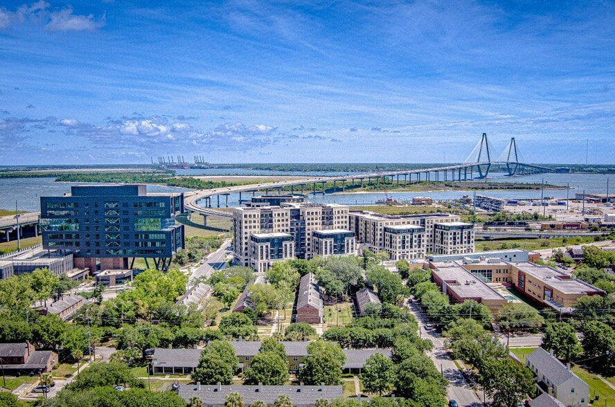 More Photos Of 850 Morrison Dr, Charleston Office For Lease