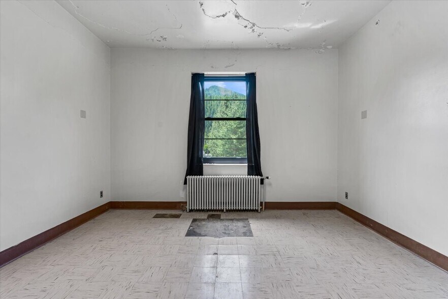 More Photos Of 99 Satherfield Rd, Silverton Hospitality For Sale