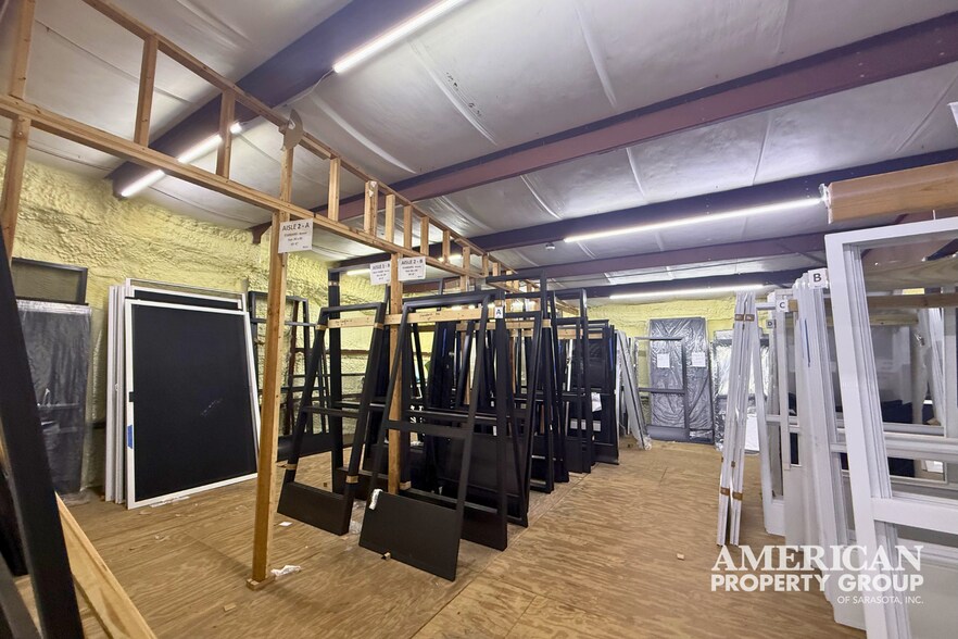 More Photos Of 5946 Clark Center Ave, Sarasota Warehouse For Lease