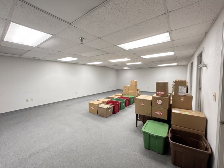 More Photos Of 10110 Palafox Hwy N, Pensacola Warehouse For Sale