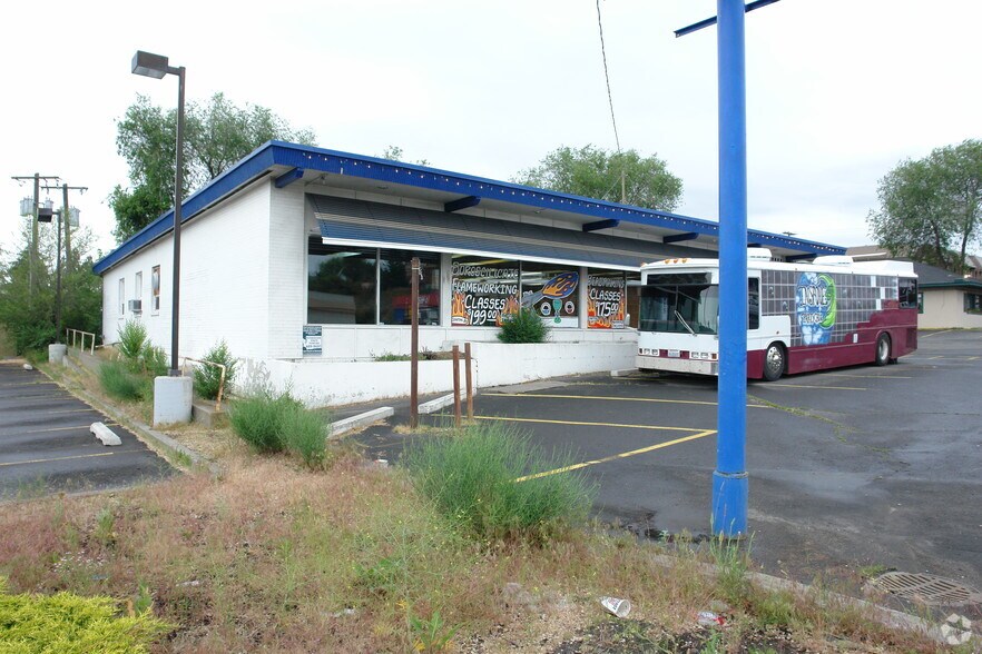 More Photos Of 2915 N Division St, Spokane Freestanding For Lease