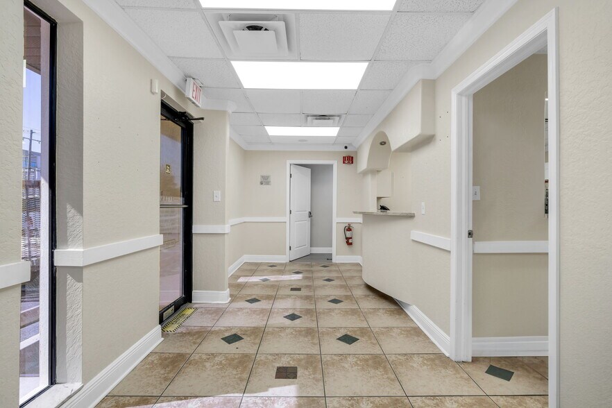 More Photos Of 4109 Armenia Ave, Tampa Medical For Sale