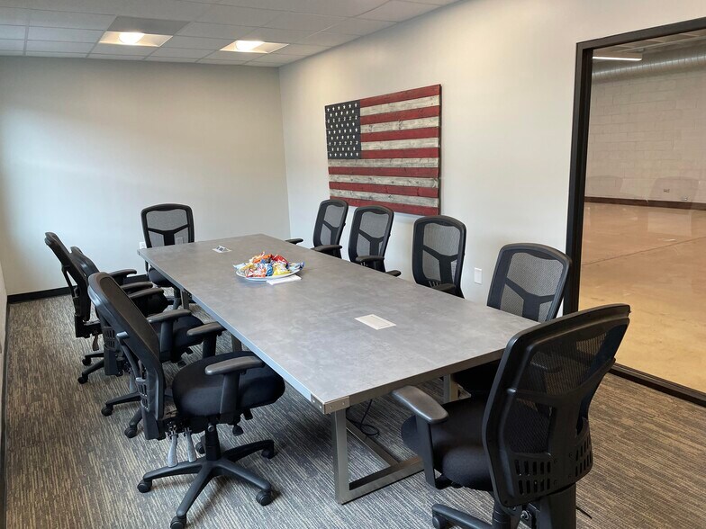 More Photos Of 1914 W Morehead St, Charlotte Office For Sale
