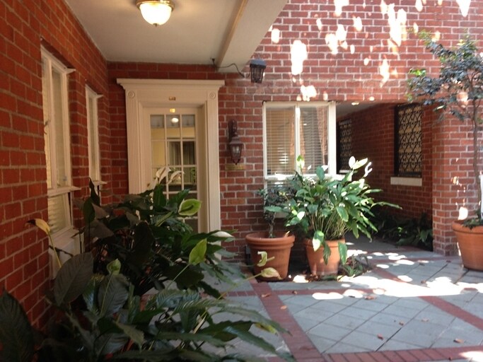 More Photos Of 1015 Gayley Ave, Los Angeles Medical For Lease