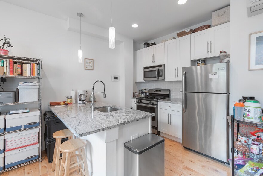 More Photos Of 2020 Locust St, Philadelphia Apartments For Sale