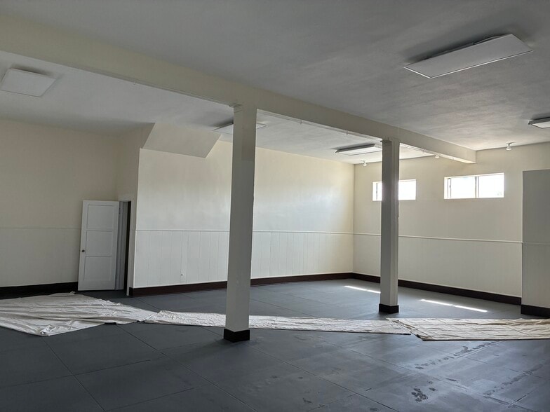 More Photos Of 5252 S Hoover St, Los Angeles Office Residential For Lease