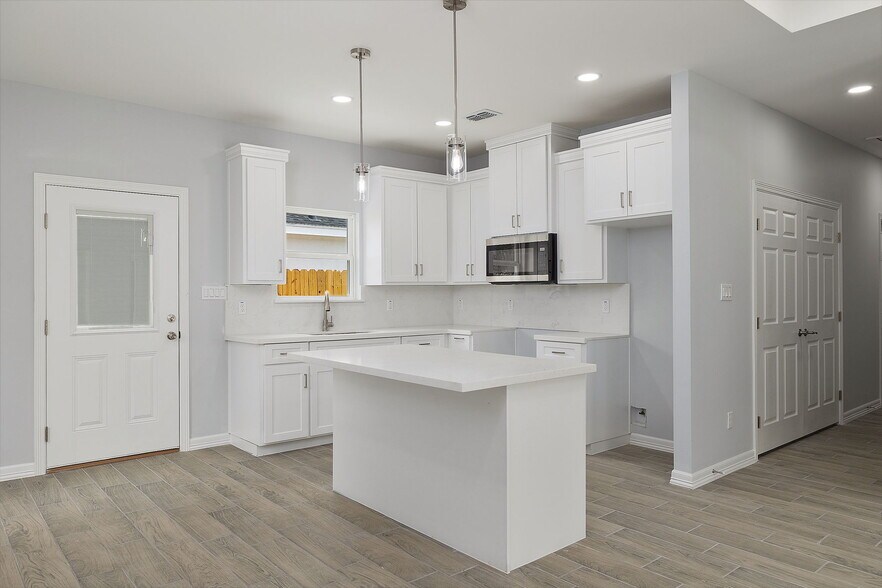 More Photos Of 412 E Acacia St, Alamo Apartments For Sale