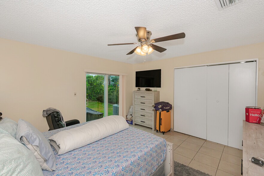 More Photos Of 4063-4065 SW 51st St, Fort Lauderdale Apartments For Sale