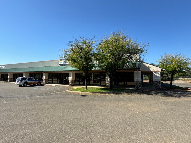 More Photos Of 1812 Park Marina Dr, Redding General Retail For Lease