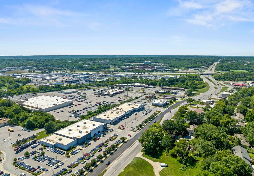 More Photos Of 10111-10217 State Line Rd, Kansas City Unknown For Lease