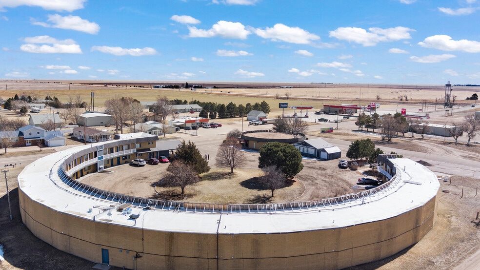 More Photos Of 700 Colorado Ave, Stratton Hotel For Sale