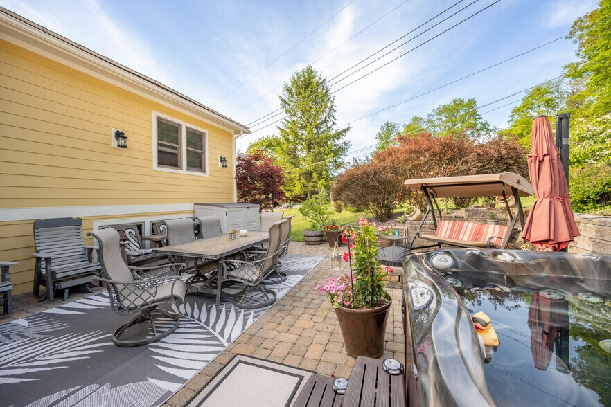 More Photos Of 17848 Garrett Hwy, Oakland Apartments For Sale