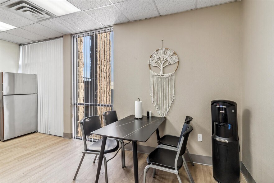 More Photos Of 4220 N 20th Ave, Phoenix Medical For Lease