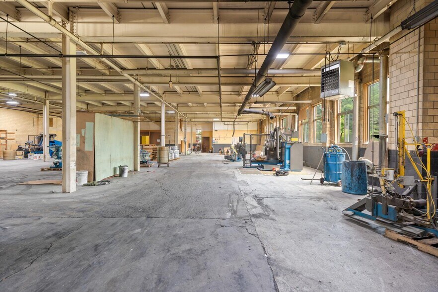 More Photos Of 254 Minot Ave, Auburn Warehouse For Sale