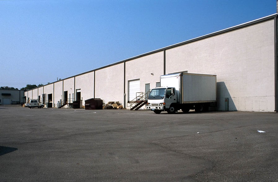 More Photos Of 1111 Horan Dr, Fenton Warehouse For Lease