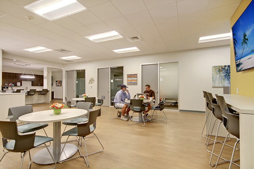 More Photos Of 1501 Belle Isle Ave, Mount Pleasant Coworking Space