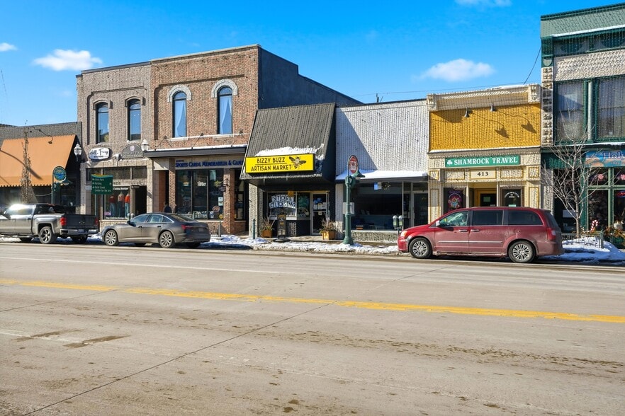 More Photos Of 409 S Main St, Rochester Storefront For Sale