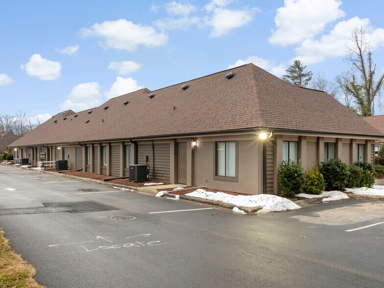 More Photos Of 1998 Hendersonville Rd, Asheville Medical For Lease
