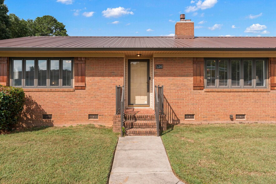 More Photos Of 128 Killian Farm Rd, Stanley Medical For Lease