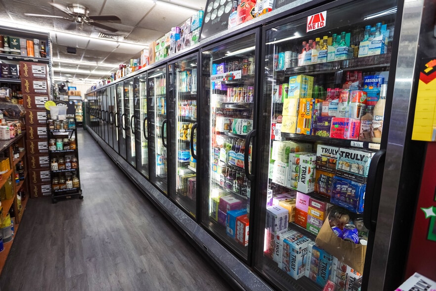 More Photos Of 9875 S Dixie Hwy, Erie Supermarket For Sale