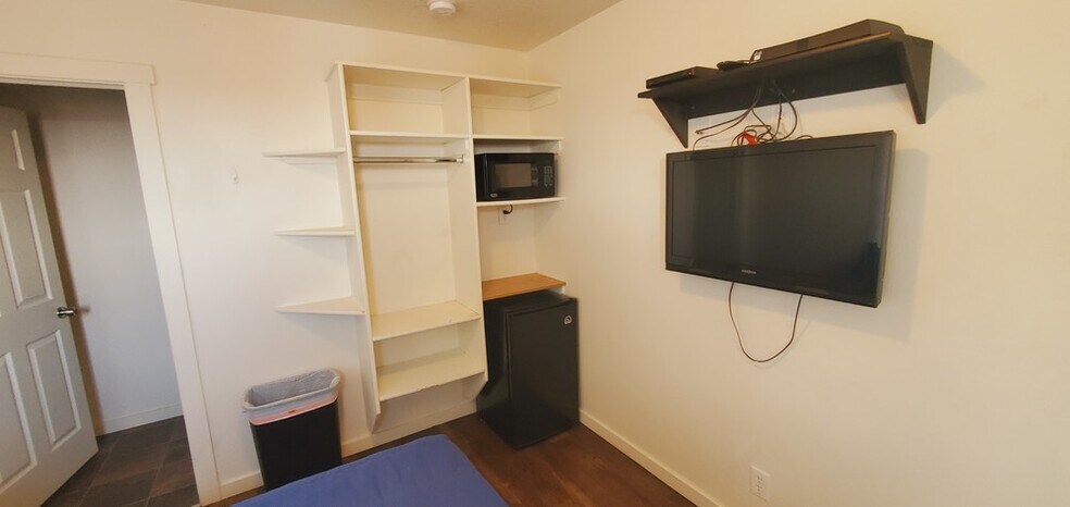 More Photos Of 2046 125th Ave, Watford City Apartments For Sale