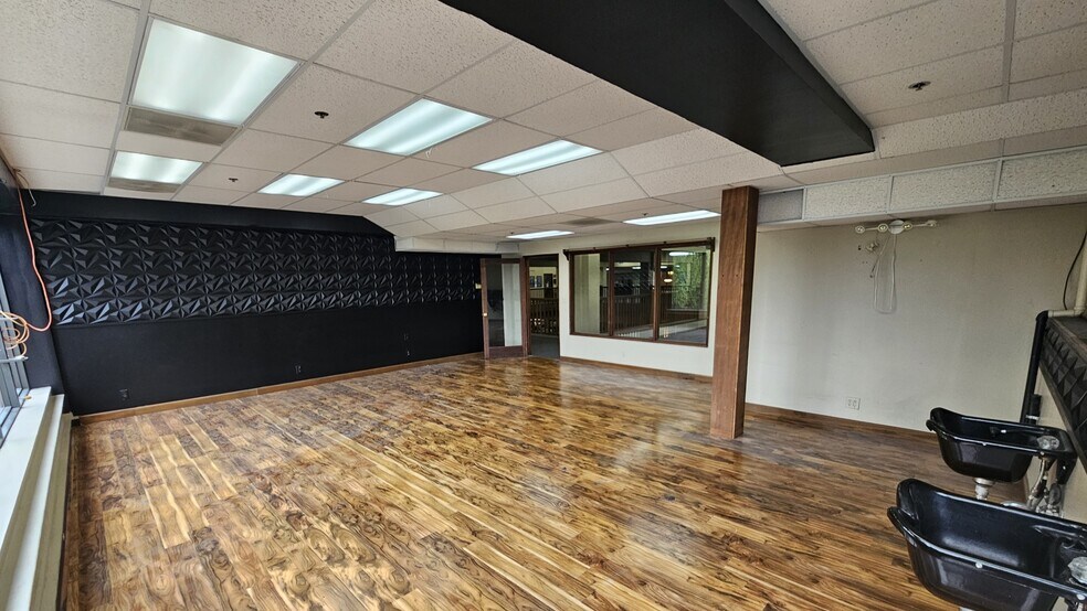 More Photos Of 1339 Commerce Ave, Longview Storefront Retail Office For Lease