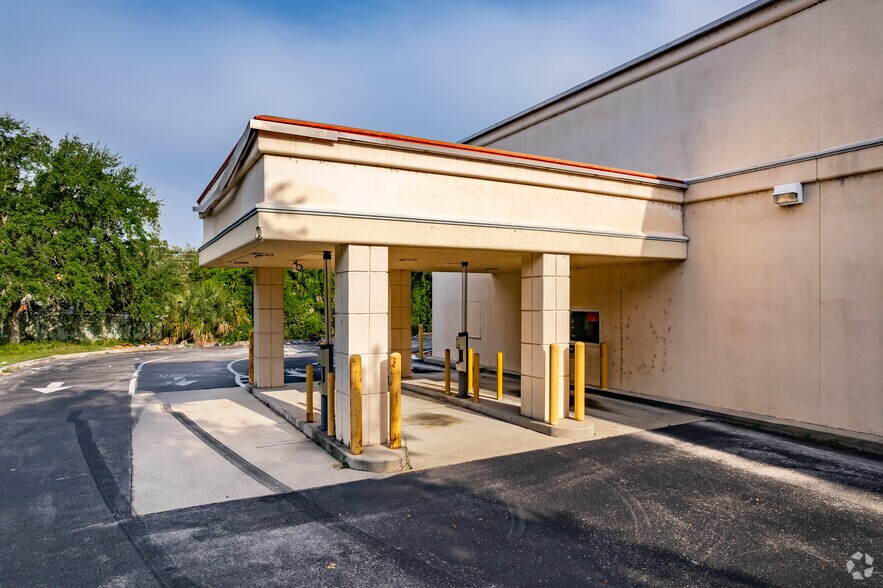 More Photos Of 1235 N 14th St, Leesburg Drugstore For Sale