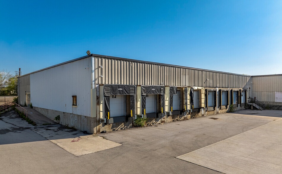 More Photos Of 724 Caledonia Rd, Toronto Warehouse For Lease