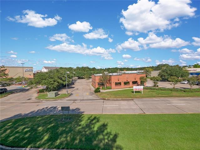 More Photos Of 301 N Highway 190, Covington Unknown For Lease