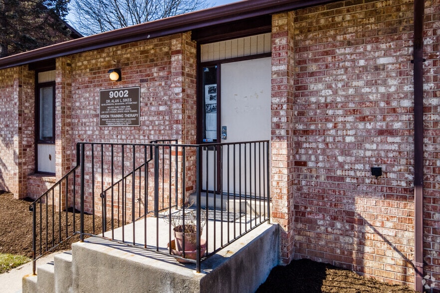More Photos Of 8990-9002 Fern Park Dr, Burke Medical For Sale