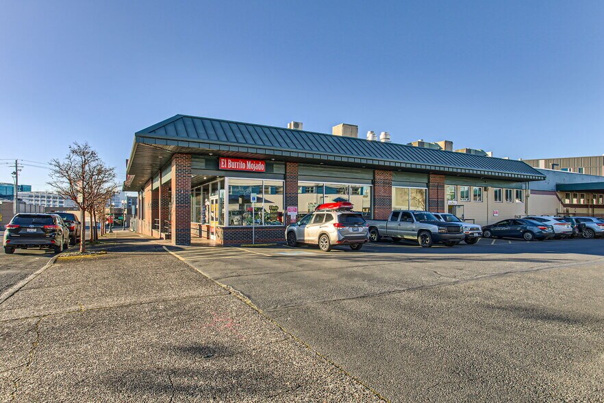 More Photos Of 808 Harney St, Vancouver Storefront Retail Office For Lease