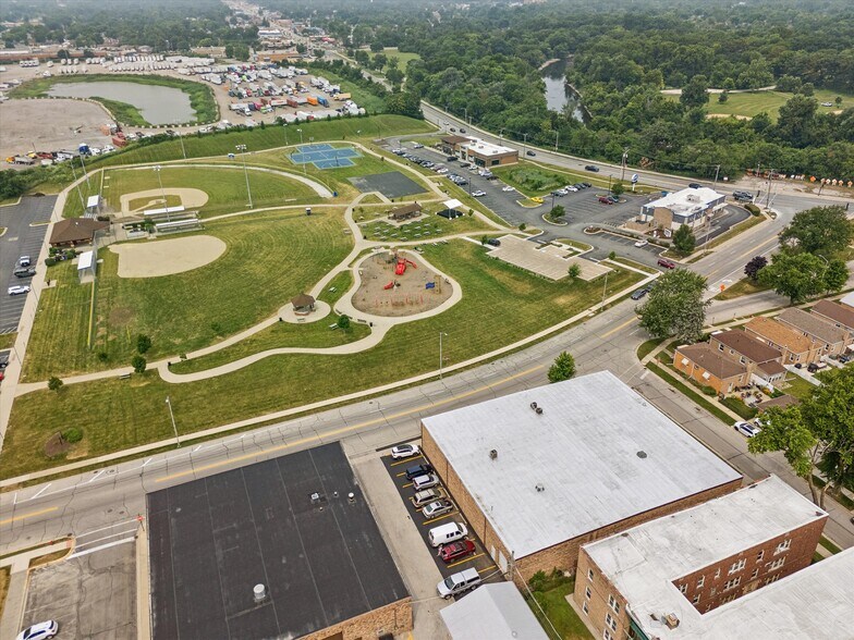 More Photos Of 4205-4215 Lawndale Ave, Lyons Manufacturing For Sale