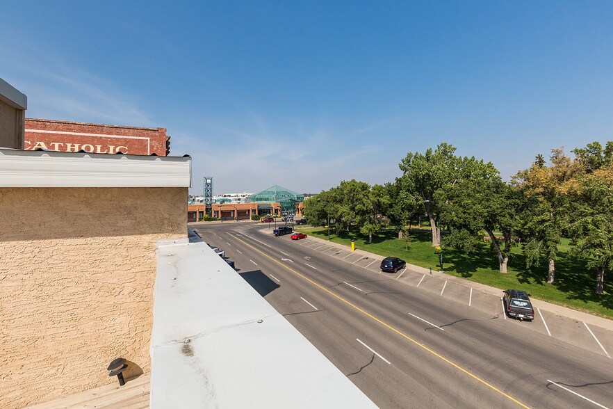 More Photos Of 122 5 St S, Lethbridge Apartments For Sale