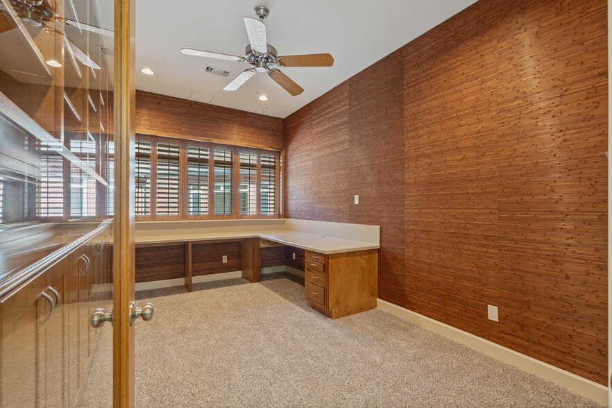 More Photos Of 16621 Hereford Dr, Tomball Flex For Sale