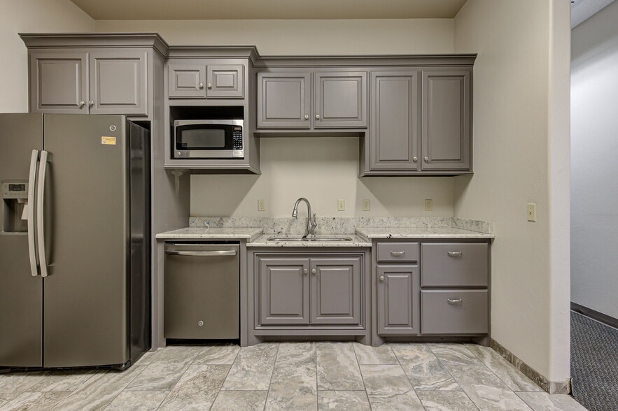 More Photos Of 4509-4513 Memorial Cir, Oklahoma City Office For Sale