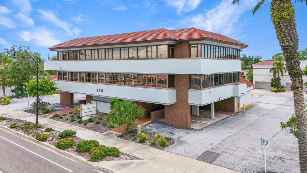 More Photos Of 420 Tamiami Trl S, Venice Medical For Sale