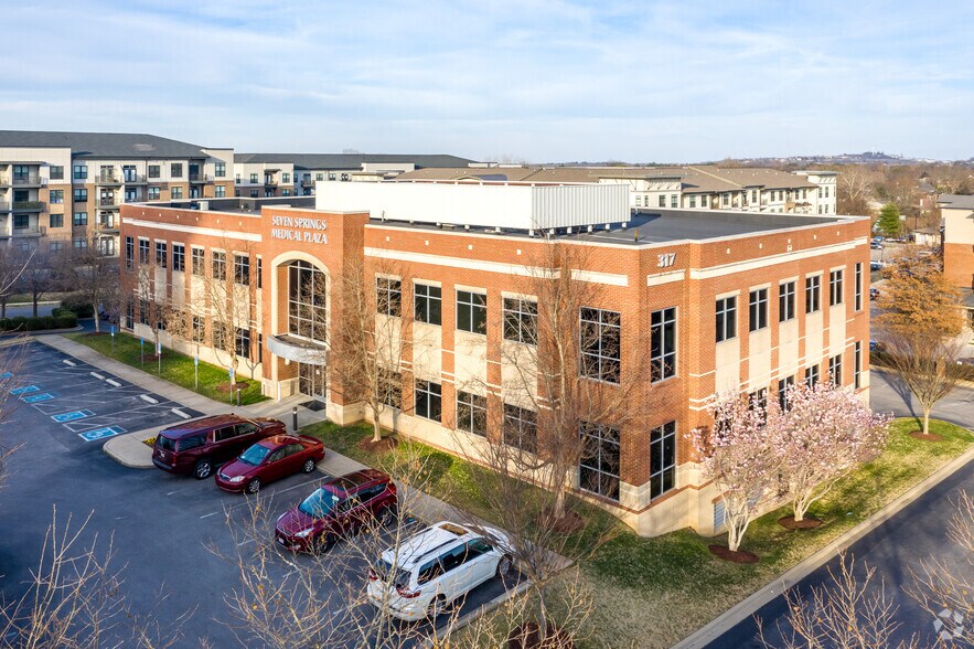 More Photos Of 317 Seven Springs Way, Brentwood Medical For Lease