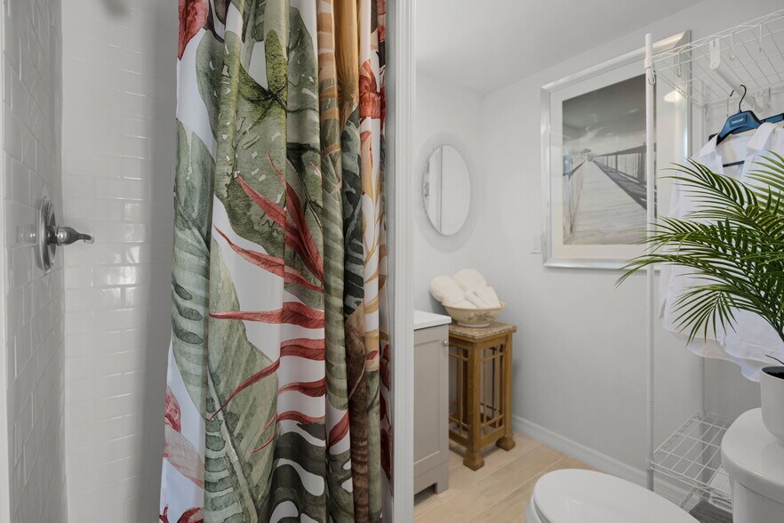 More Photos Of 13901 Old Dixie Hwy, Hudson Multifamily For Sale