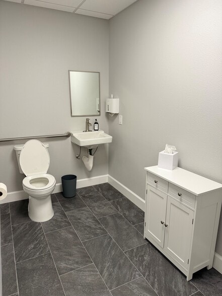 More Photos Of 2255 Sarasota Center Blvd, Sarasota Industrial For Lease