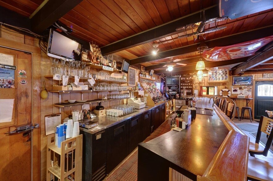 More Photos Of 996 Pacific Dr, Hammond Restaurant For Sale