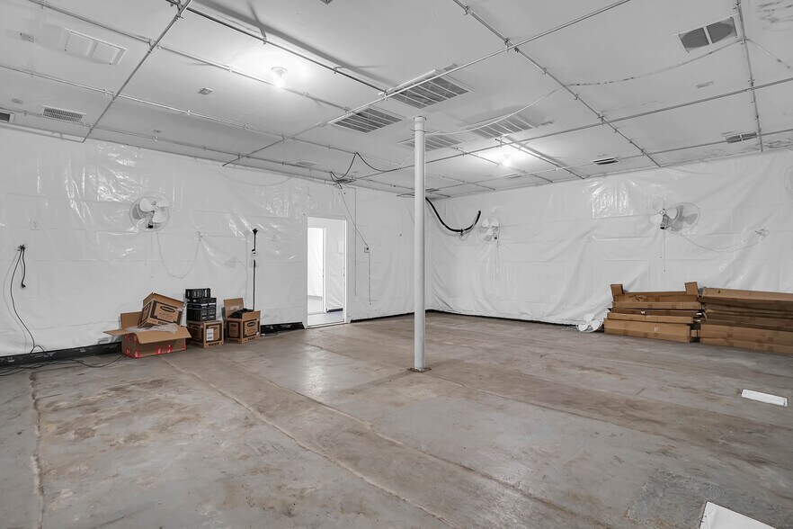 More Photos Of 42851 E County Road 1470, Lone Wolf Land For Sale