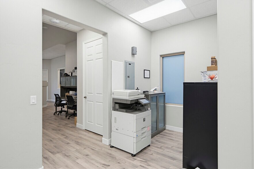 More Photos Of 349 Lake Havasu Ave S, Lake Havasu City Office For Sale